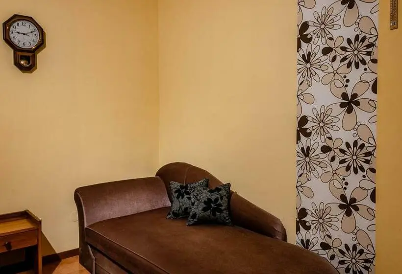 Standard Kolmen Hengen Huone, Bástya