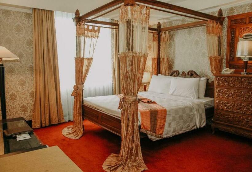 جناح إدارى, Grand Q  Gorontalo