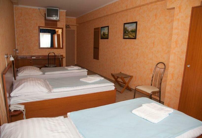 标准三人间, König