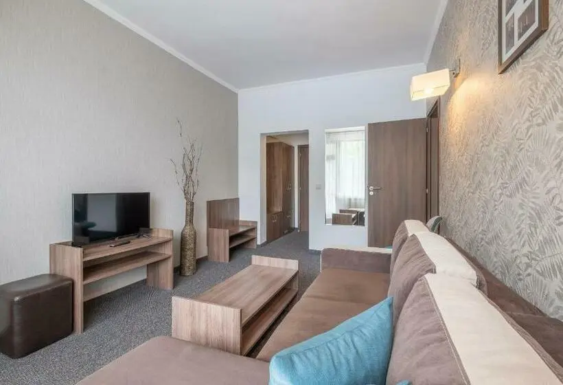 سوئیت با بالکن, Park Hotel Asenevtsi