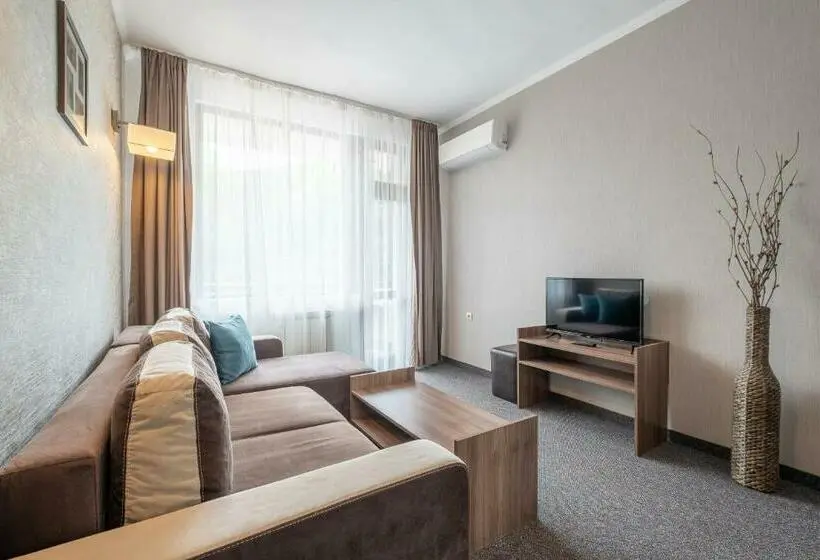 سوئیت با بالکن, Park Hotel Asenevtsi