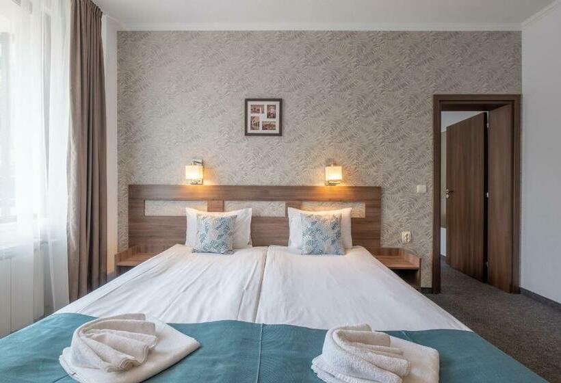 带阳台套房, Park Hotel Asenevtsi