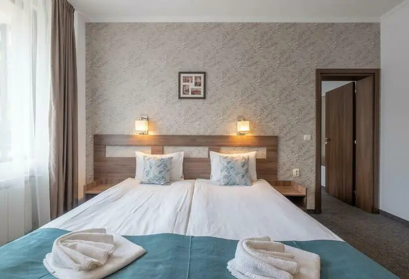 سوئیت با بالکن, Park Hotel Asenevtsi