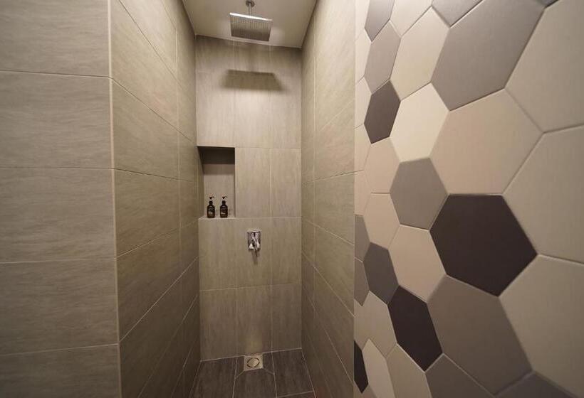 اتاق لوکس سه تخته, Ceylonz Starlight Suites Bukit Bintang