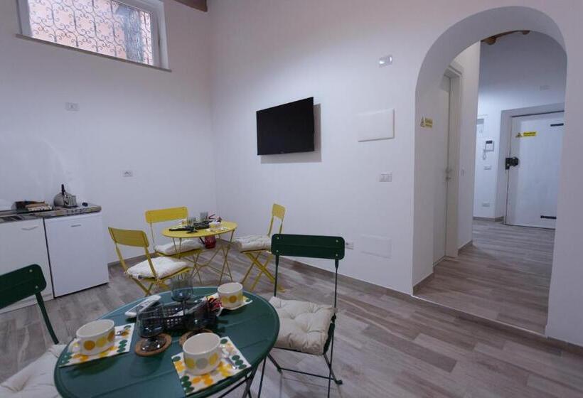 חדר סופריור, Navona 68