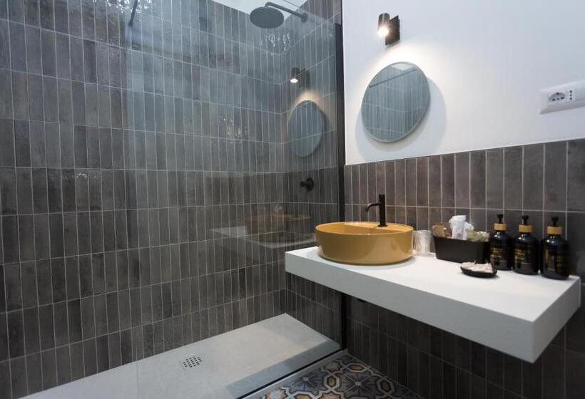 חדר סופריור, Navona 68