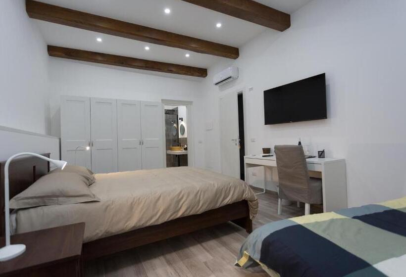 חדר סופריור, Navona 68