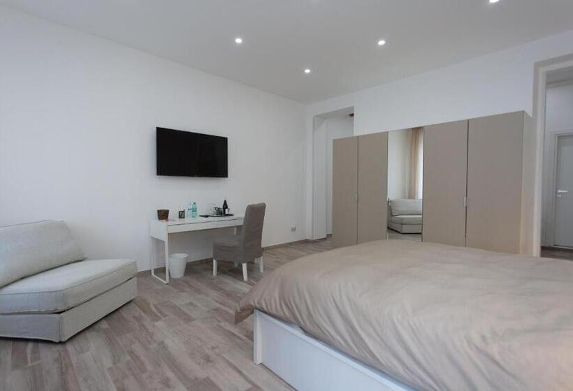 דירת דלוקס 2 חדרי שינה, Navona 68