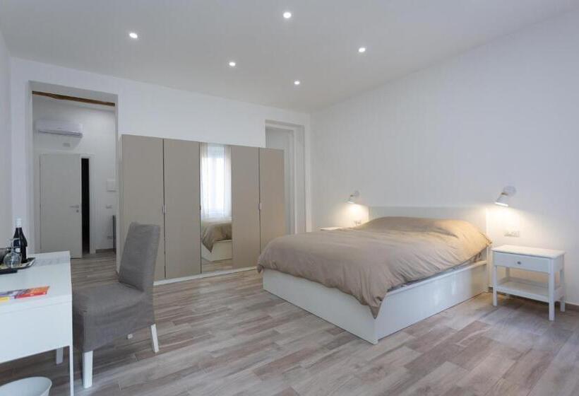 דירת דלוקס 2 חדרי שינה, Navona 68