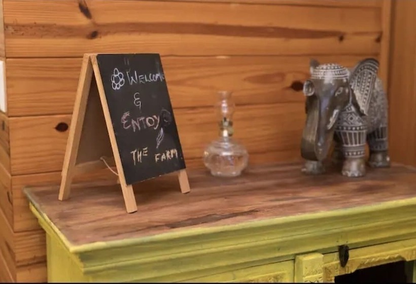 キャビン, Krishna Farm Retreat