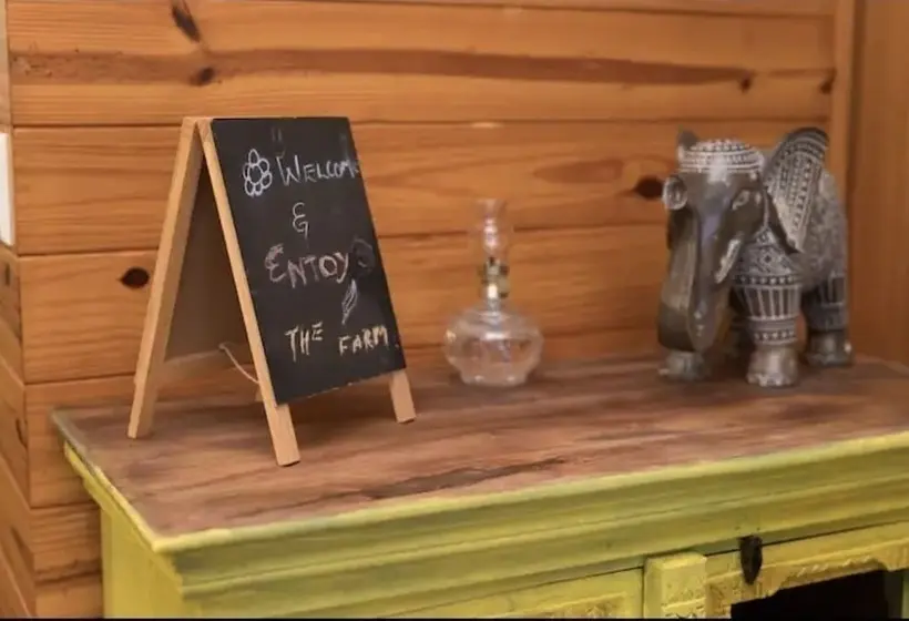キャビン, Krishna Farm Retreat
