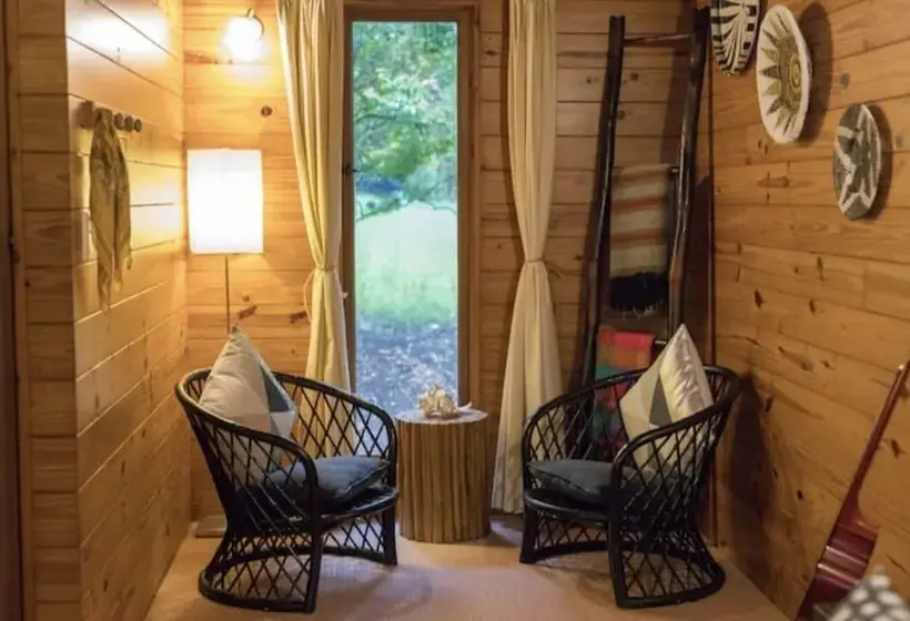 キャビン, Krishna Farm Retreat