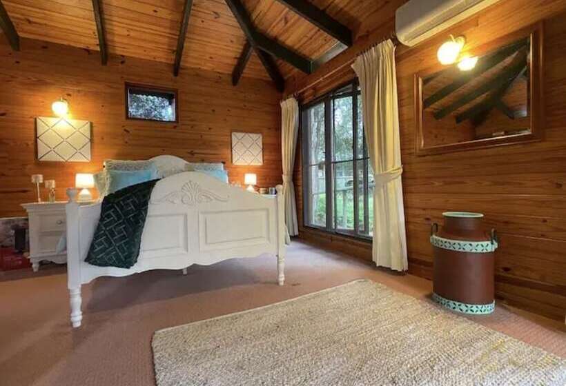 キャビン, Krishna Farm Retreat