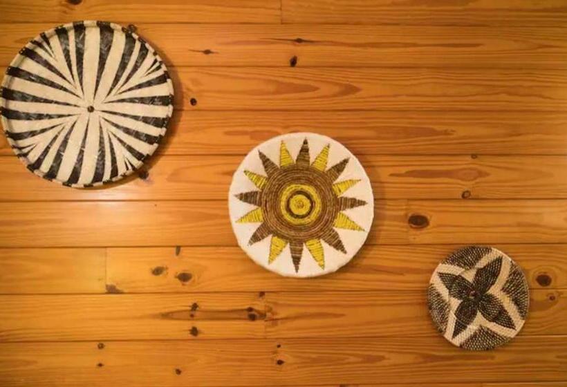 キャビン, Krishna Farm Retreat