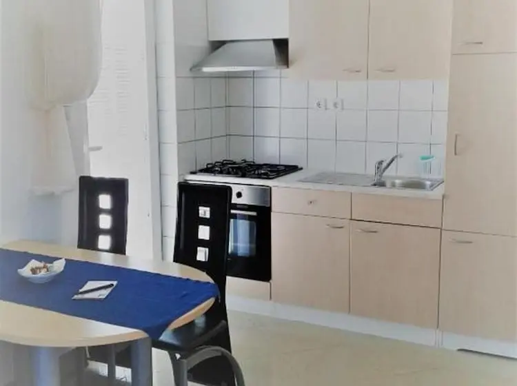 １ベッドルームアパートメント, Apartments And Room Marko