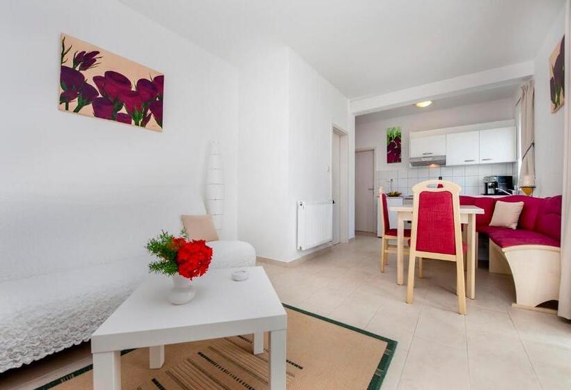 דירת חדר עם טרסה, Apartments And Room Marko