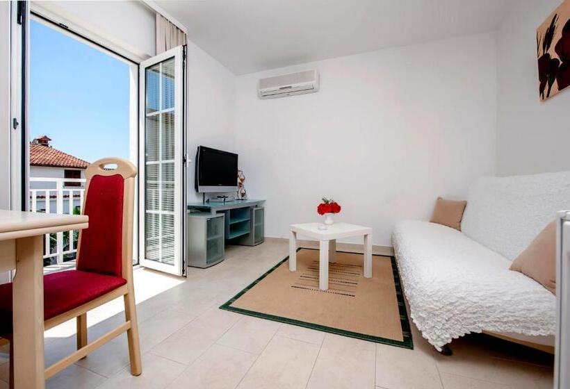 דירת חדר עם טרסה, Apartments And Room Marko