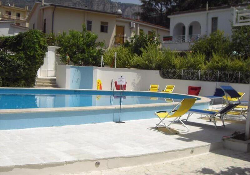 컴포트 트리플 룸, Villa Harmony Sorrento