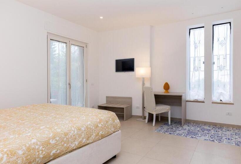 컴포트 트리플 룸, Villa Harmony Sorrento