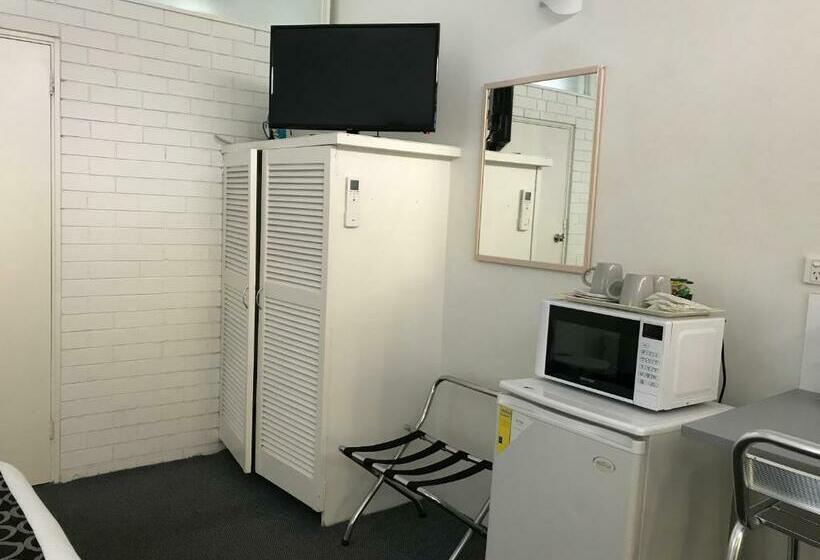 اتاق لوکس سه تخته, Coffs Shearwater Motel