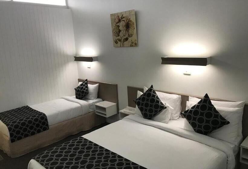 Трехместный Президентский, Coffs Shearwater Motel