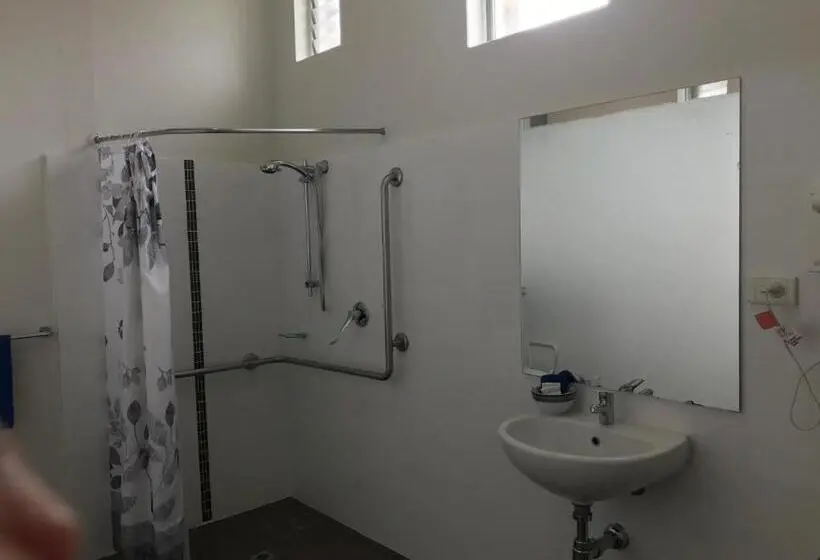 اتاق استاندارد برای معلولان, Coffs Shearwater Motel