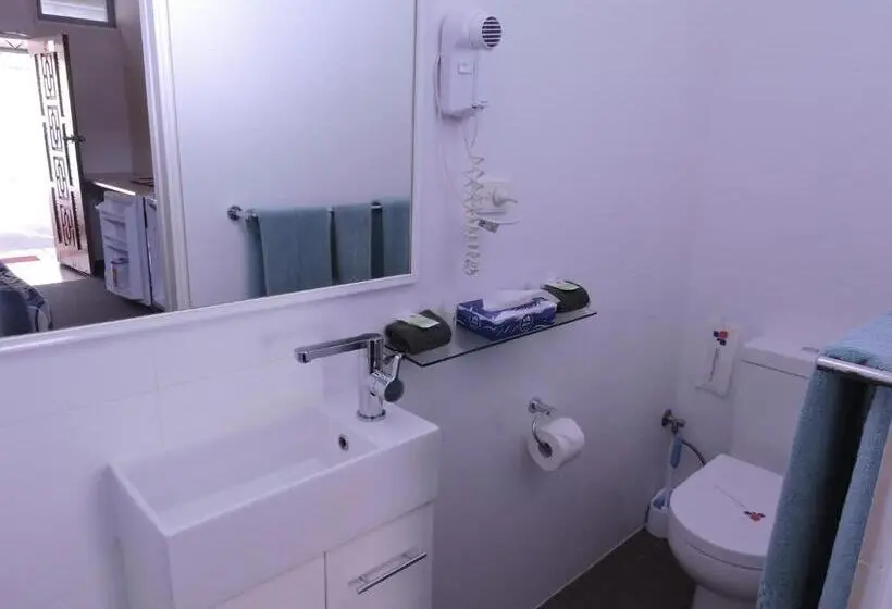 اتاق اجرایی سه نفره, Coffs Shearwater Motel