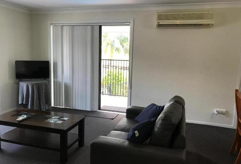 Апартаменты 2 Спальни, Coffs Shearwater Motel