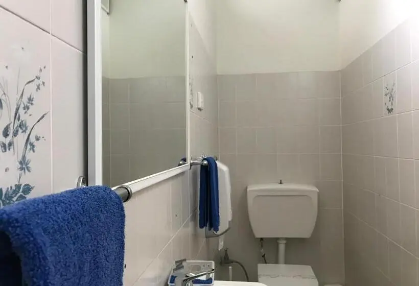 اتاق اجرایی سه نفره, Coffs Shearwater Motel