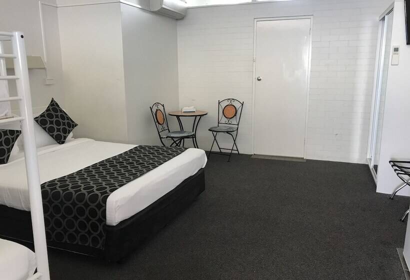 Семейный Номер, Coffs Shearwater Motel
