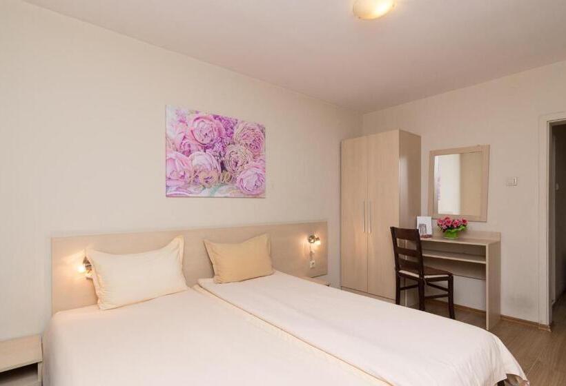 スタンダードルーム, Family Hotel Madrid