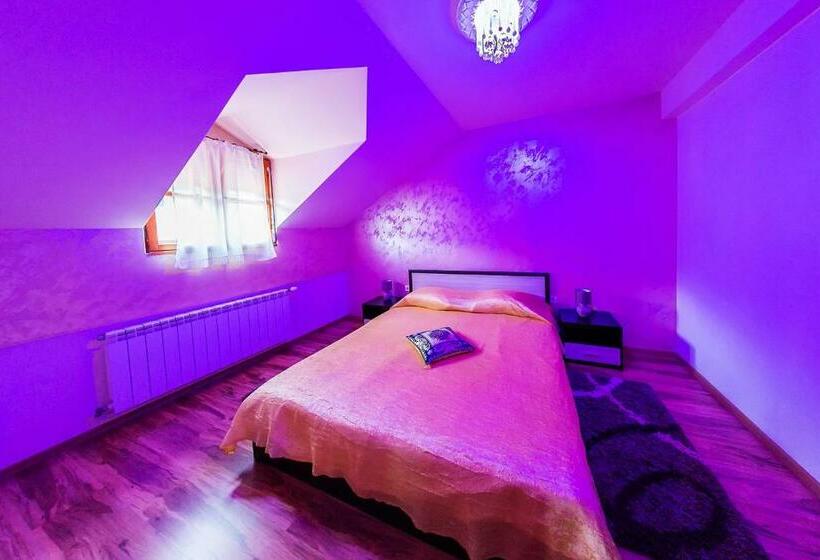 Полулюкс с Балконом, Family Hotel Ogi