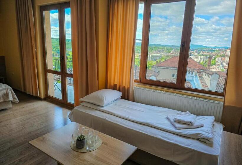 バルコニー付スタンダード４ベッドルーム, Family Hotel Slavianska Dusha