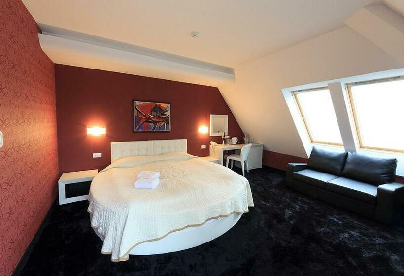 小型套房, Agusta Spa