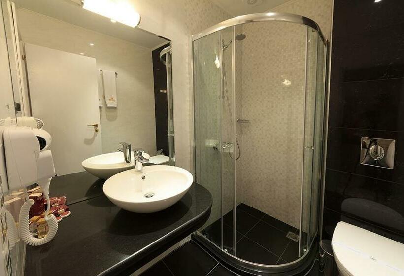 标准间, Agusta Spa