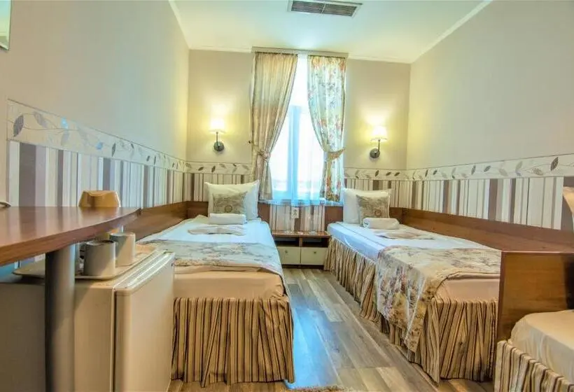 اتاق استاندارد سه نفره, Anhea