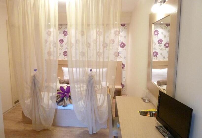 جناح جونيور, Anhea