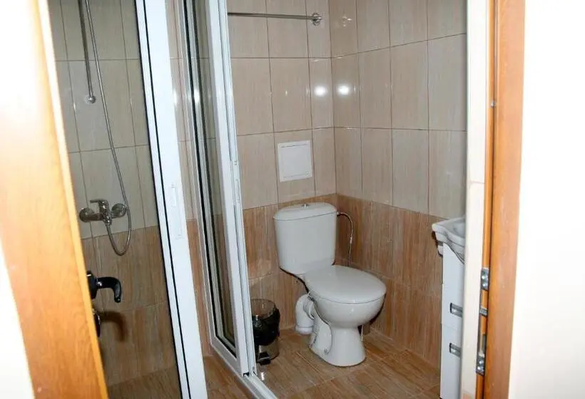Junior Suite, Interrum