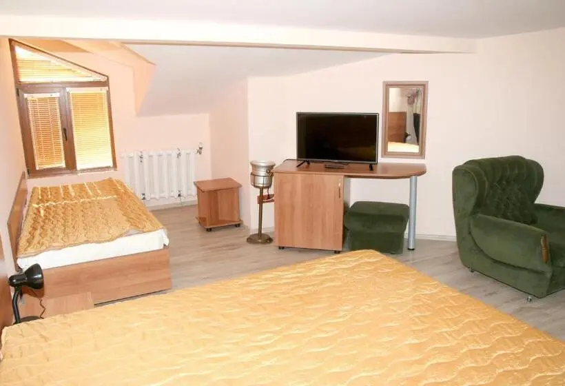Junior Suite, Interrum