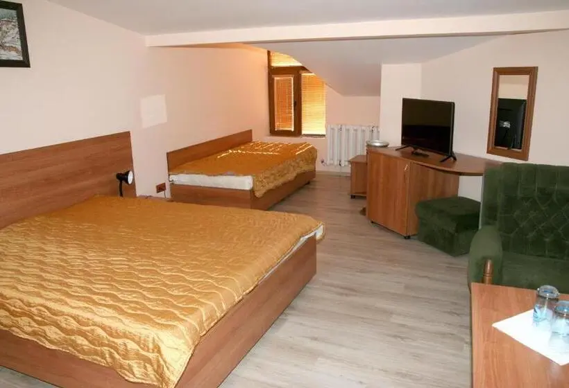 Junior Suite, Interrum