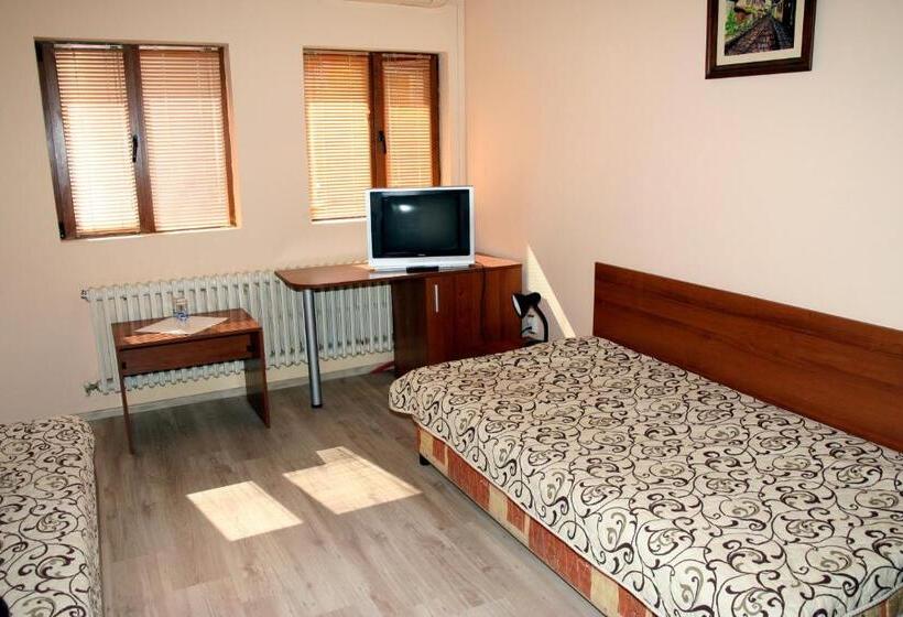 スタンダードルーム, Interrum