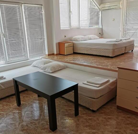 استودیوی استاندارد, Jelezchevi Guest Rooms