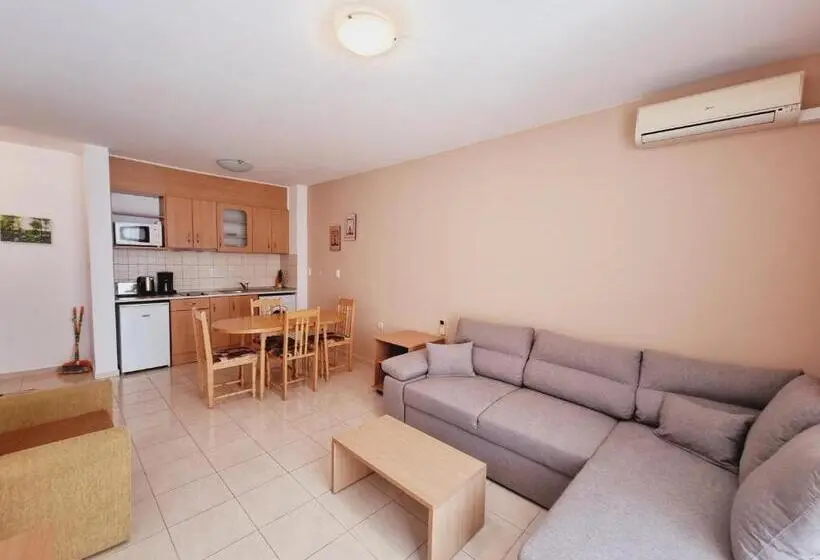 Huoneisto 1 Makuuhuone, Lazur 1 5 Apart Complex