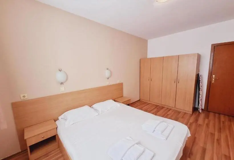 Huoneisto 1 Makuuhuone, Lazur 1 5 Apart Complex