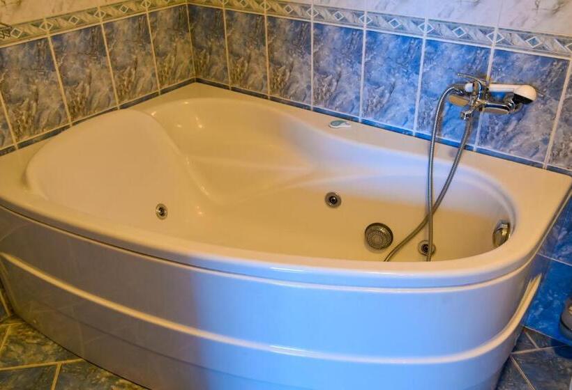 סוויטה עם ג'קוזי, St. George Pobedonosets