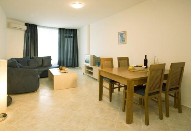 침실 1개 아파트, Sunset Complex