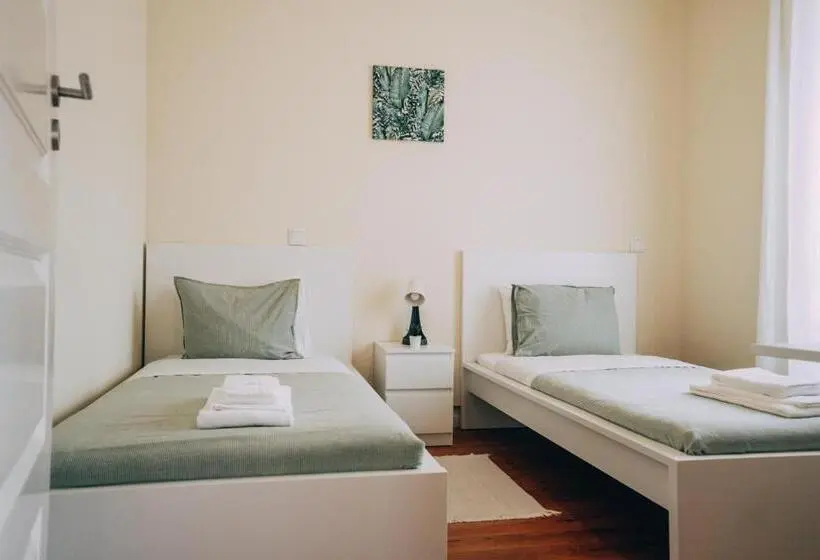 اتاق استاندارد با سرویس بهداشتی مشترک, Green Coast Surf House