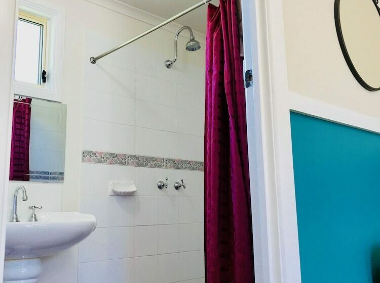 Номер Стандарт Трехместный, The Lady Jane Motel