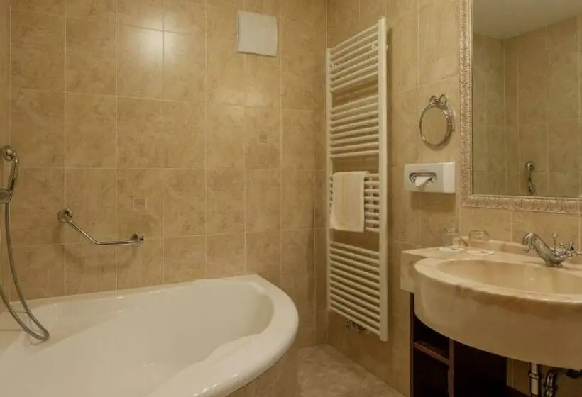 バルコニー付スイート, Alphotel Tyrol