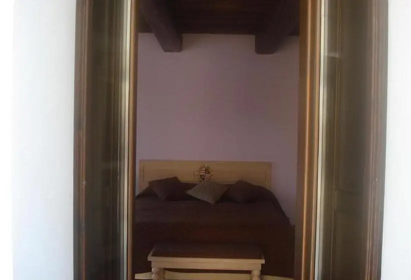 Standard Kolmen Hengen Huone, Villa Collio Relais